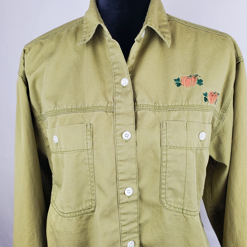 Jordache 💚 Button Top With Embroidered Pumpkins🙂 Size Medium